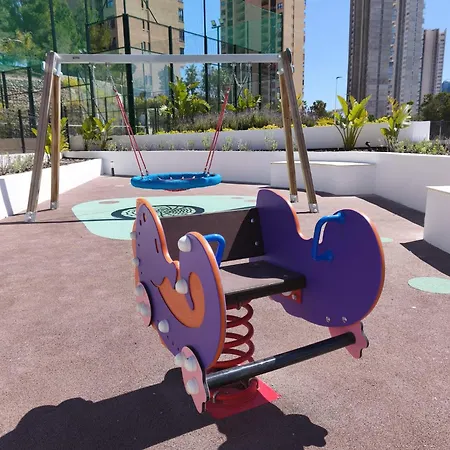 Skyline Infinity Eagle Tower بينايدورم