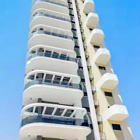 Skyline Infinity Eagle Tower شقة *