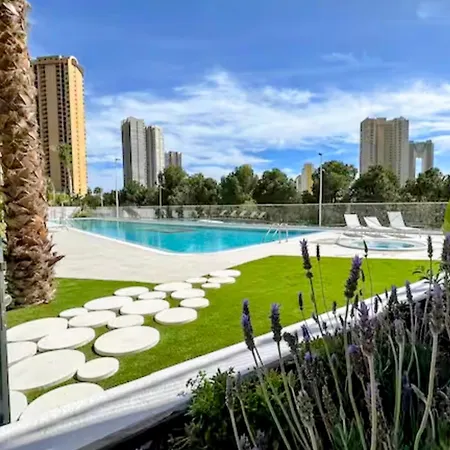 شقة Skyline Infinity Eagle Tower بينايدورم